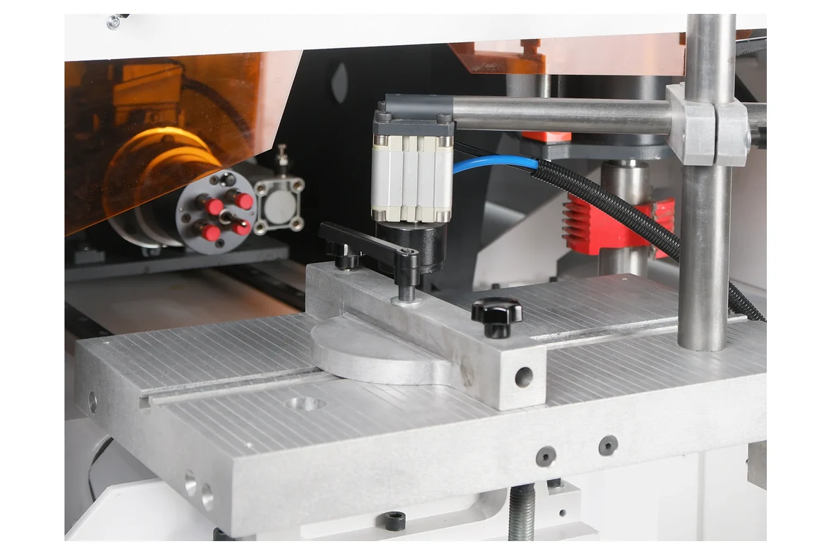 Circular-saw length cutting