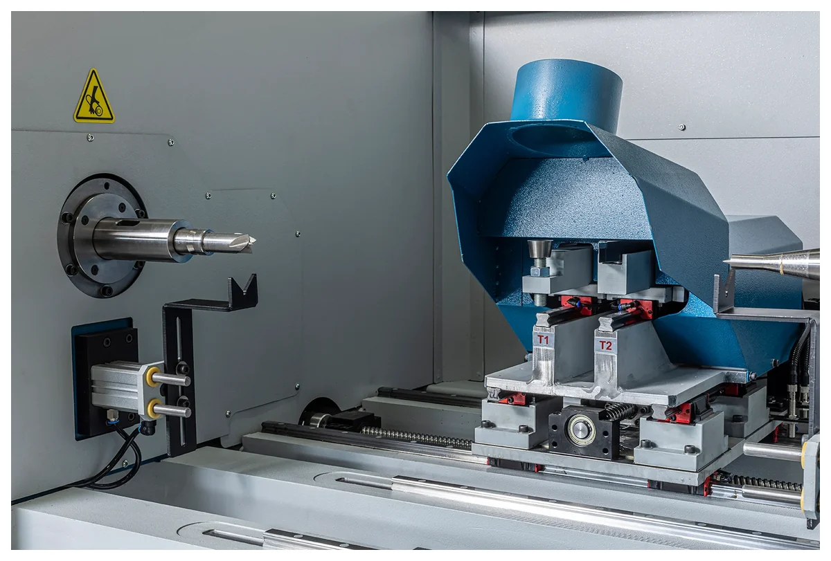 Servo axes and precision linear motion