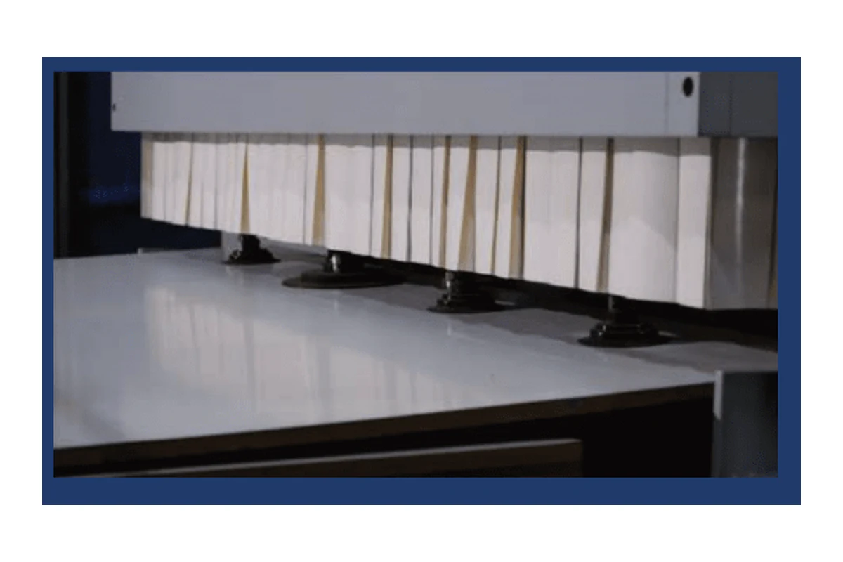 Automatic loading vacuum unit