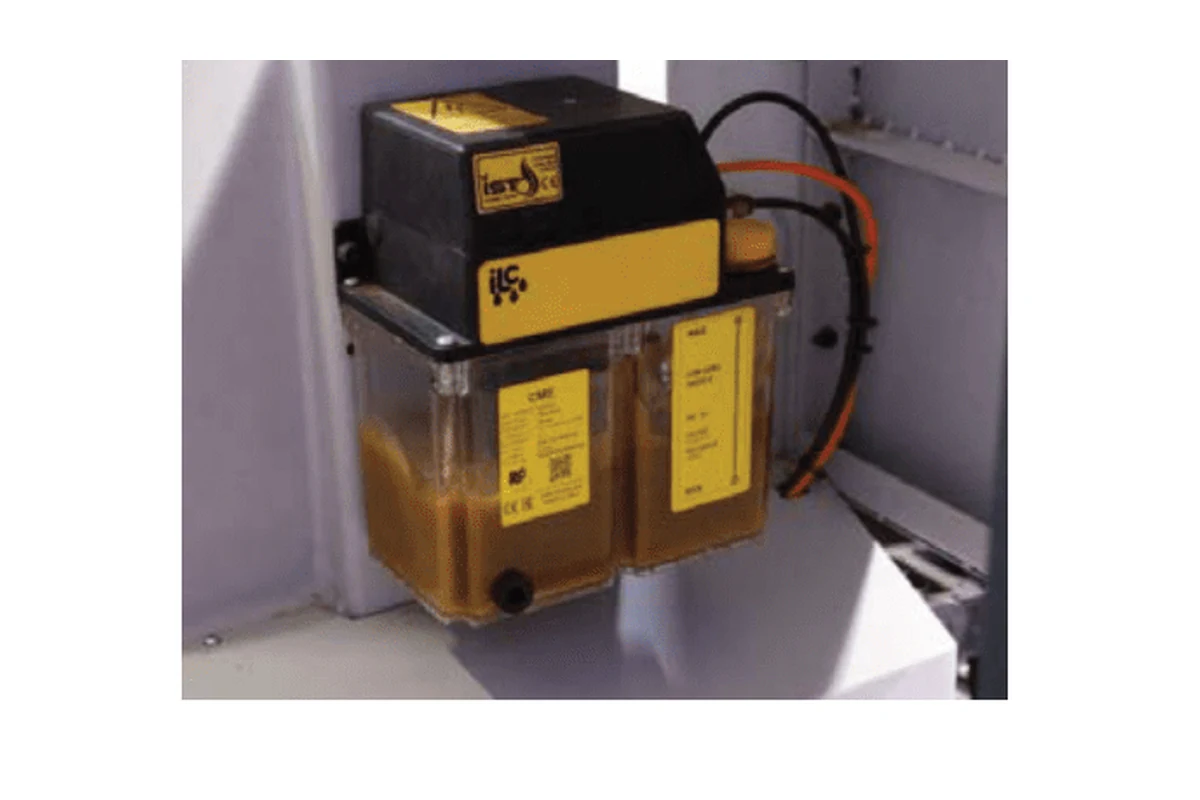 Automatic lubrication and tool measurement